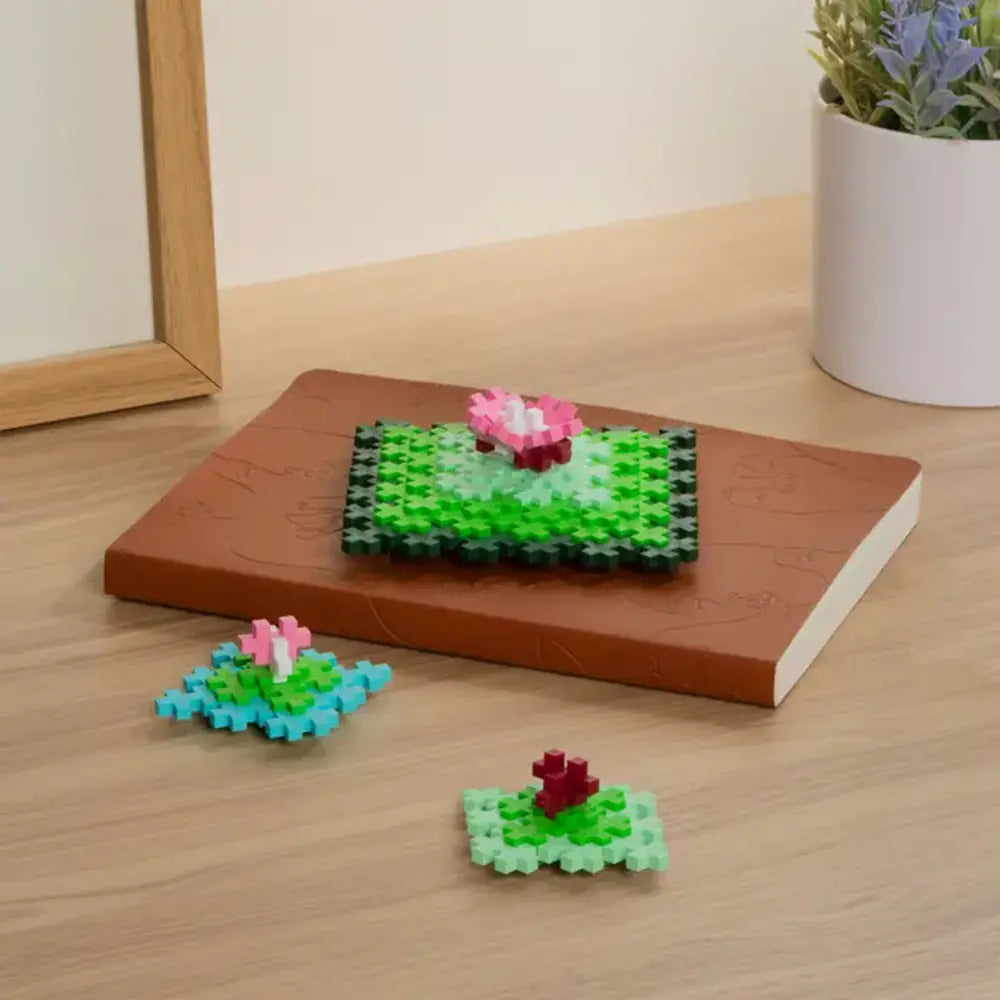 Plus-Plus Monet Inspired Link Toy