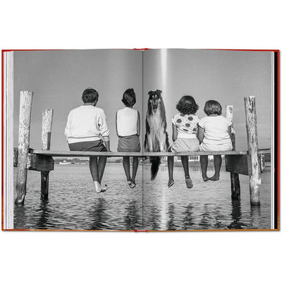 Walter Chandoha. Dogs. Photographs 1941-1991