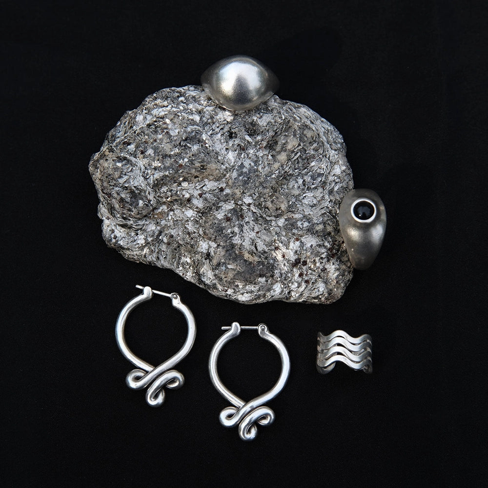 Swoop Hoop Earrings - Small