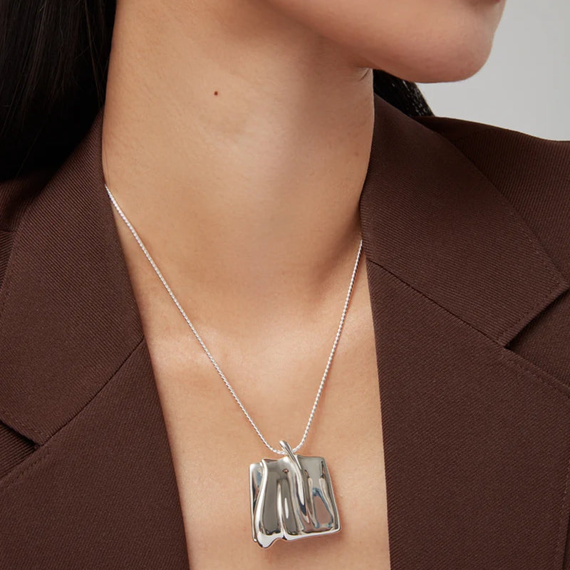 Sundra Pendant Necklace - Large