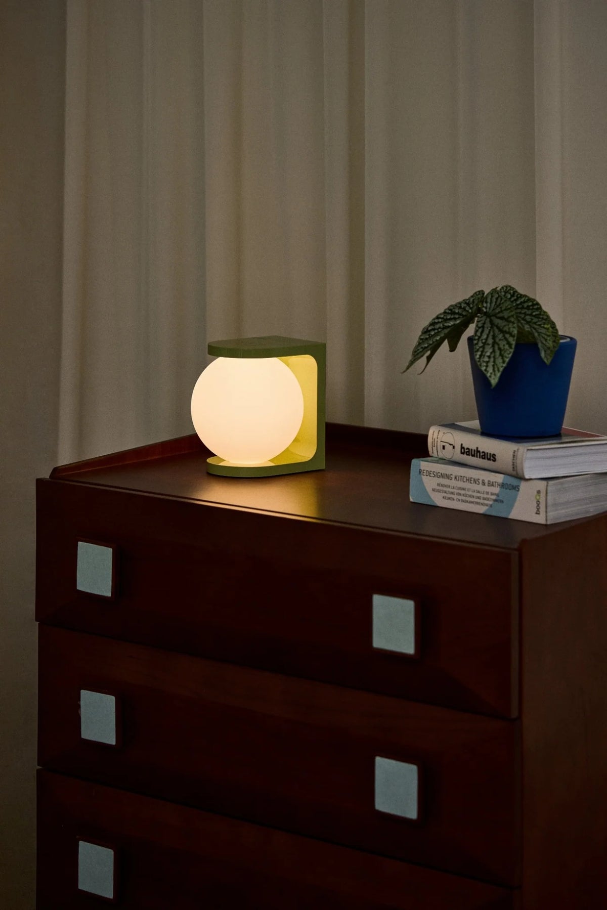 Plat Max Table Lamp