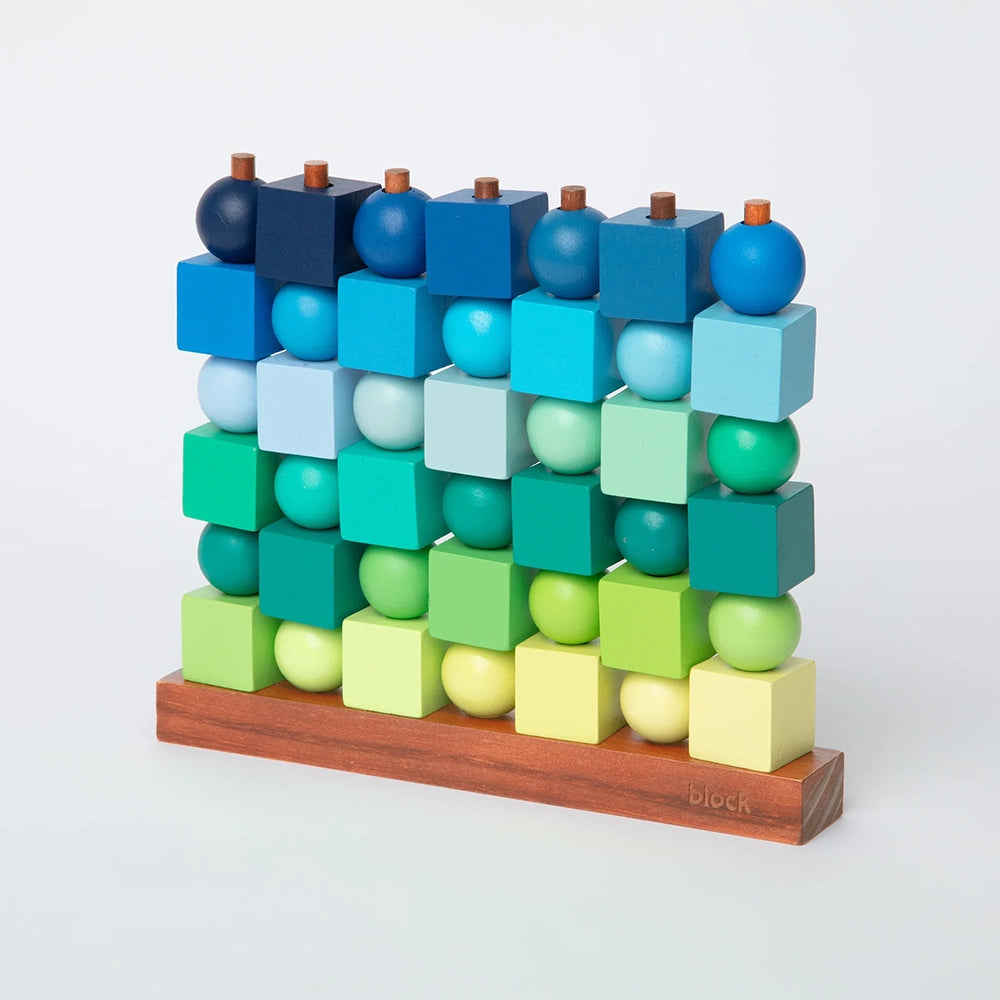Gradient Four in a Row Game