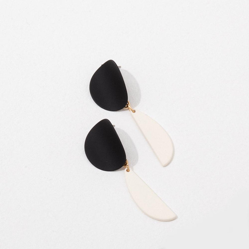 Yayoi Dangle Earrings Black & White 