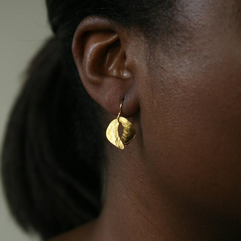Tiny Sculptured Organic Earrings Gold 